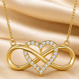 Collana in oro bianco con ciondolo a cuore infinito