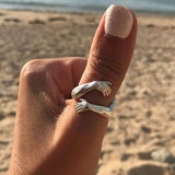 Christel | Anello regolabile a forma di abbraccio